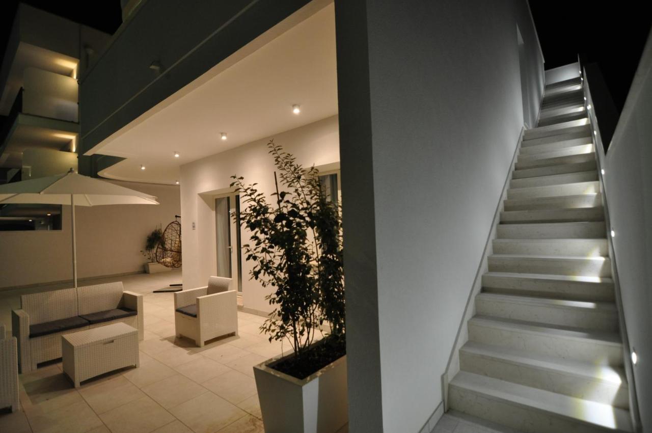 Blanc Apartments E Rooms بورتو سيساريو المظهر الخارجي الصورة