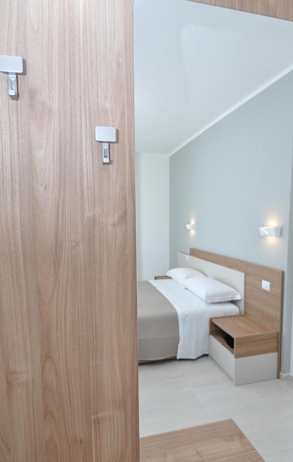 Blanc Apartments E Rooms بورتو سيساريو المظهر الخارجي الصورة