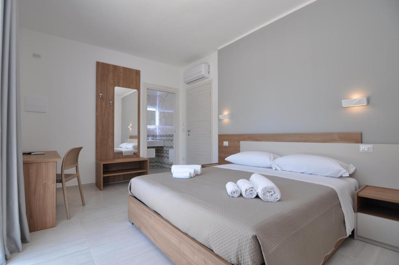 Blanc Apartments E Rooms بورتو سيساريو المظهر الخارجي الصورة