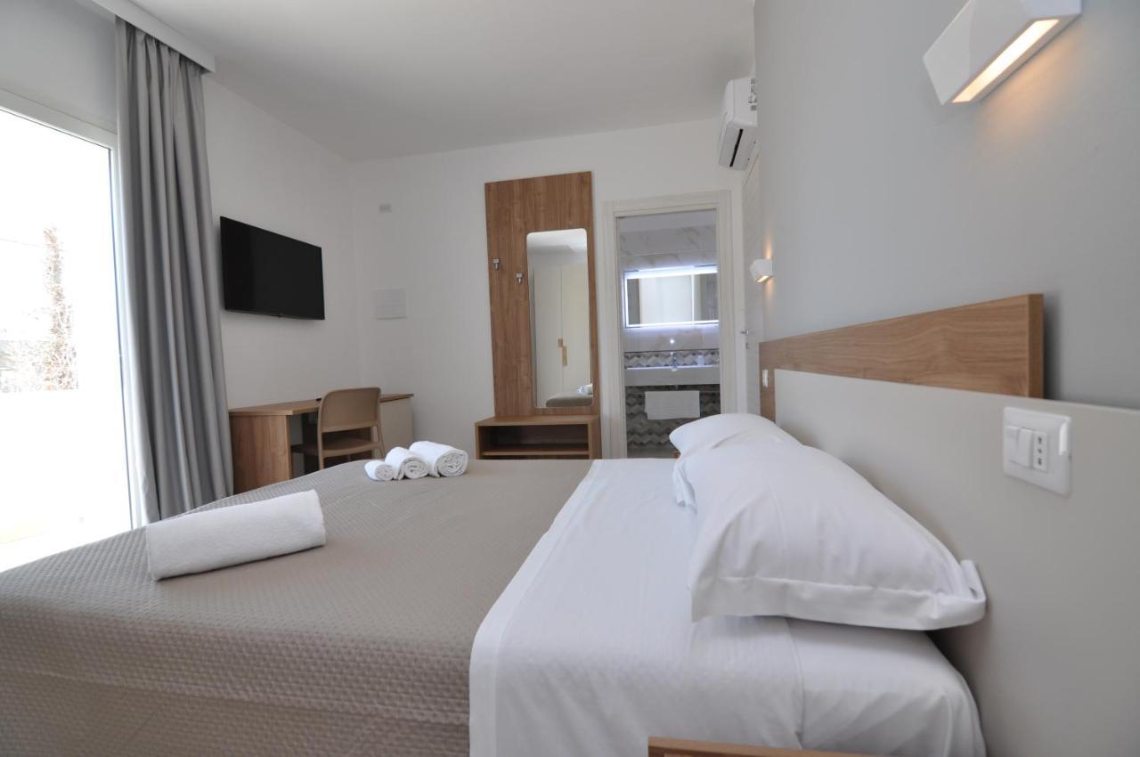 Blanc Apartments E Rooms بورتو سيساريو المظهر الخارجي الصورة