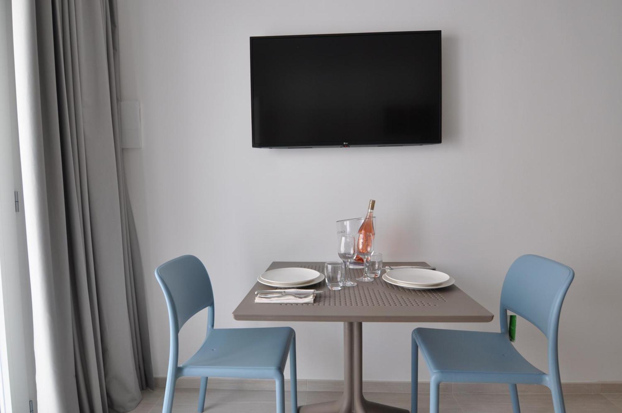 Blanc Apartments E Rooms بورتو سيساريو المظهر الخارجي الصورة